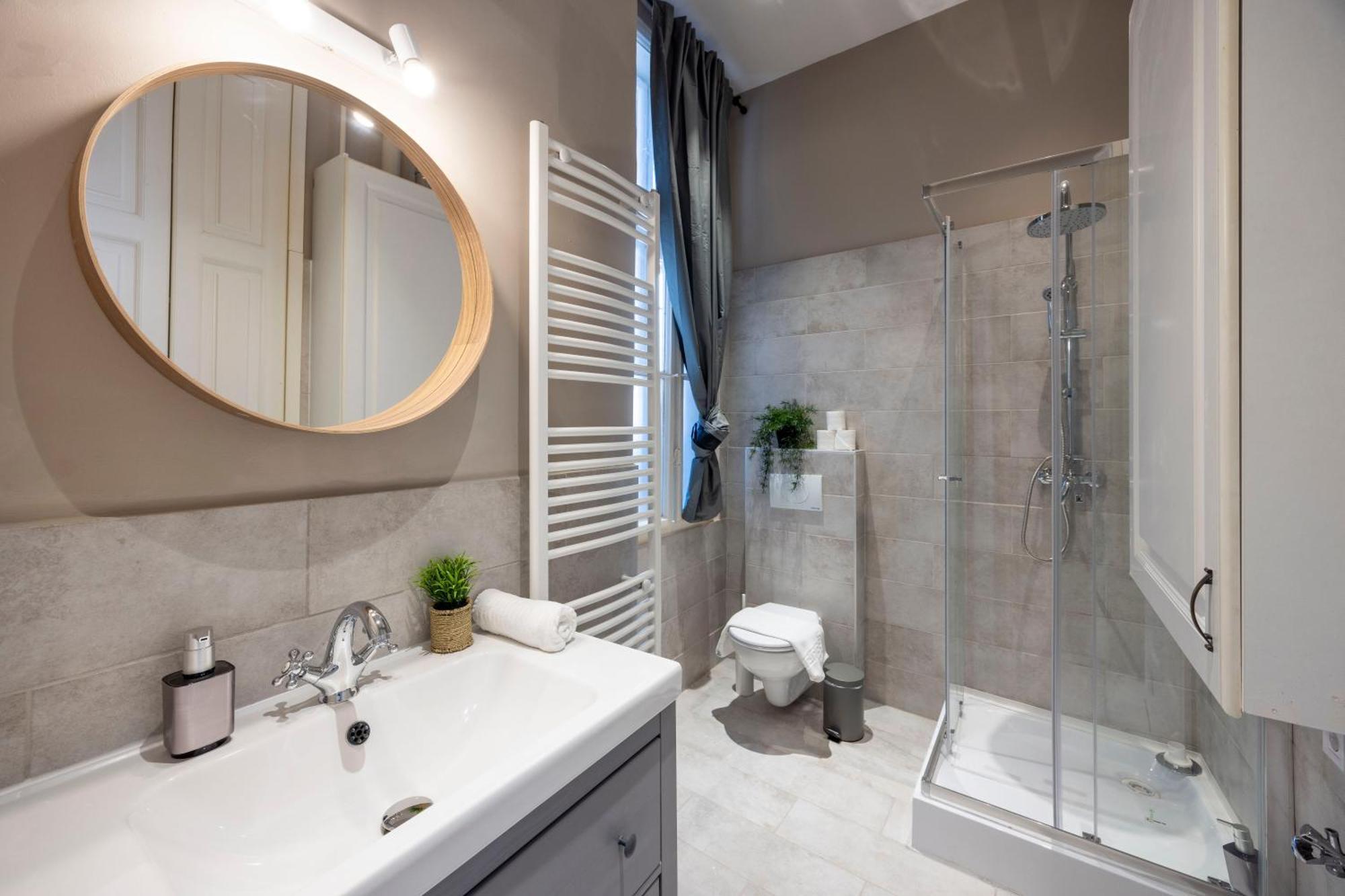 Charming Central Dream Home & Retreat By Prestige Homes Budapest Exterior photo